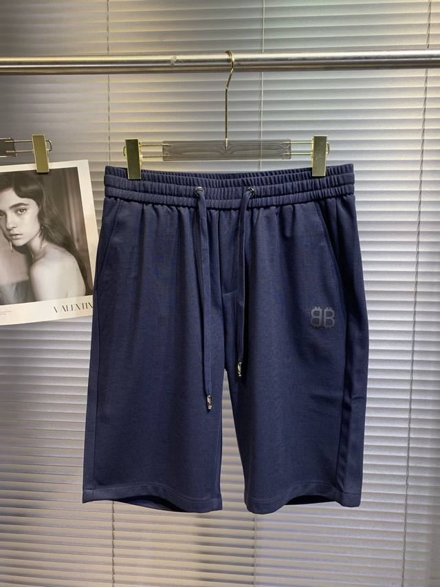 Balenc*Iaga巴黎新款休闲运动短裤，做工精细，面料舒适透气，百搭时尚款，立体剪裁.上身效果非常好，颜色：黑色.灰色.蓝色，尺码：M 4Xl。现货发售
