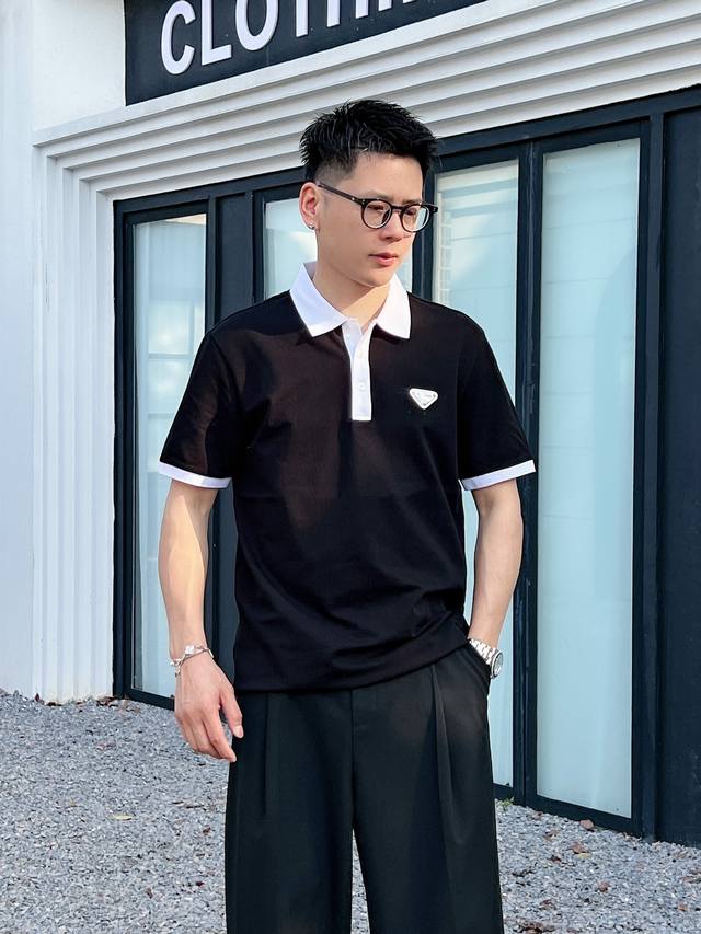 Prada2024Ss夏季新款 Logo男士翻领polo衫！经典商务男款，高端男装的天花板级别的商务男款！简约时尚大气不失优雅，单穿内搭体面过人，品质控 细节控