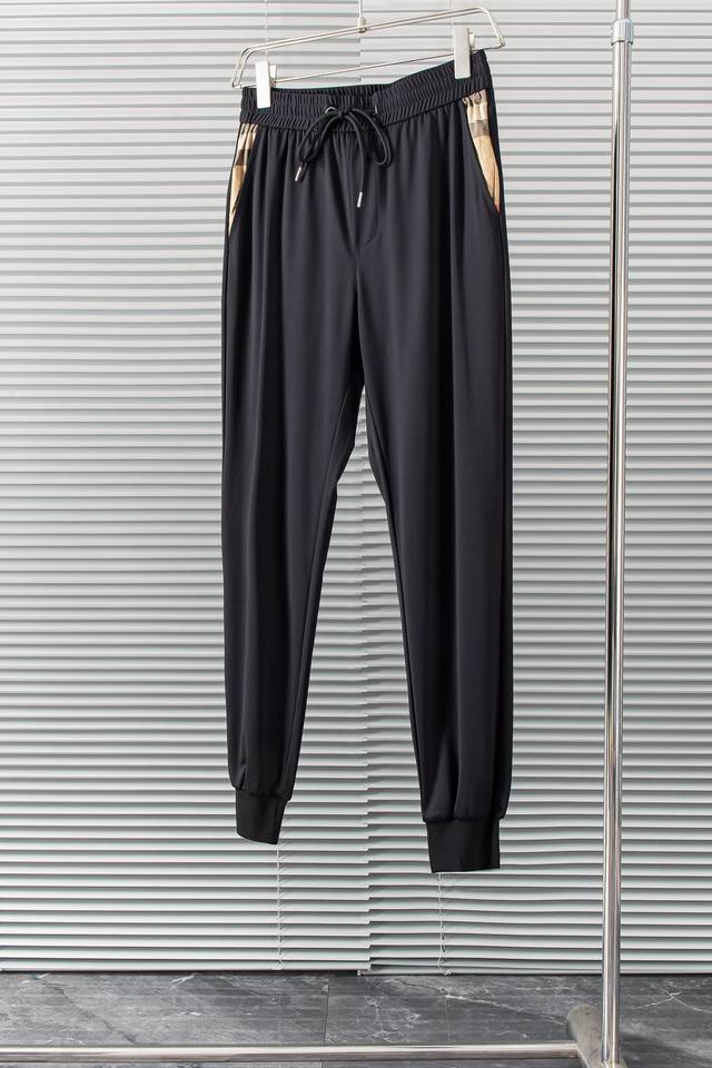 New# 巴宝莉 Burber*Y 20224Ss时尚休闲运动裤#简约风格构造大气，自然，辨识度高，上身绝对不会出错搭配性能更是毫无疑问，并且这种常规款高品质的
