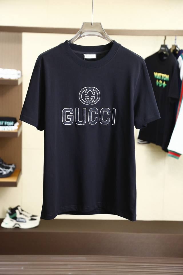 Gucci古奇-2024夏季新款 Logo字母短袖t恤，单品颜值当然是毋庸置疑的出色，搭配情侣款出街绝对吸引眼球！时髦 轻松有格调 氛围感一下子拉满～ 采用10