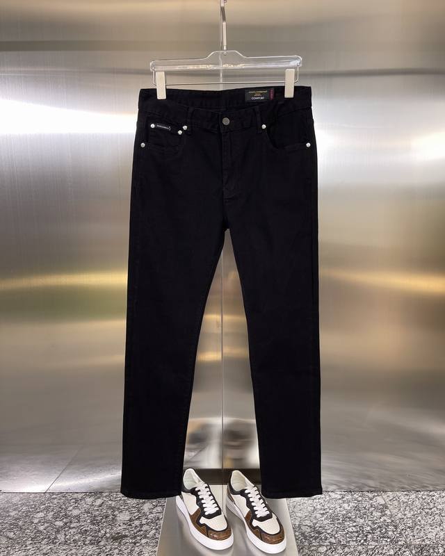 Dolce&Gabbana杜嘉班纳d&G 款式：男款工装裤牛仔裤men'S Jeans Size ：30-38 Have35，No37 立体裁剪，好版型，手感柔