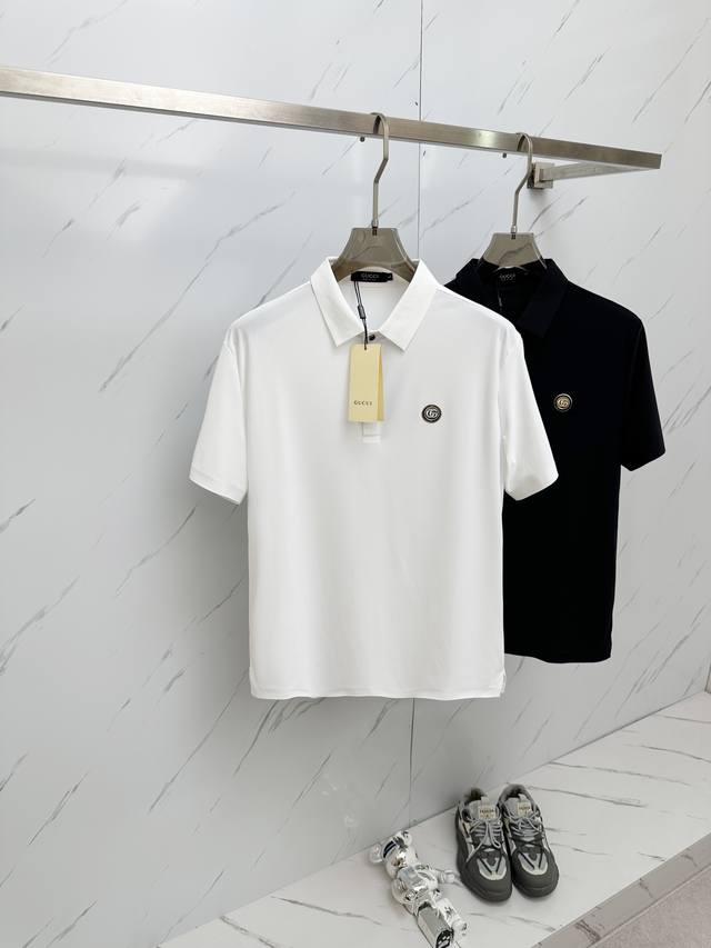Guggi 2024# 夏季新款短袖t恤polo，客供定制珠地面料，简单时尚款，超级好看！简单大方的款式！满满的高级感，四季可穿。 颜色：黑色 白色 Size：
