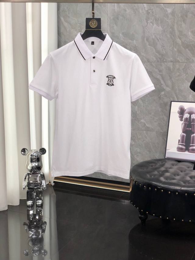 Lv。2024春夏翻领短袖polo 简洁的设计，雍容华贵的品牌风格，客供进口珠地棉面料，手感丝滑细腻有光泽，做出来的衬衫也是版型垂顺挺括，T并且还抗皱抗起球，5