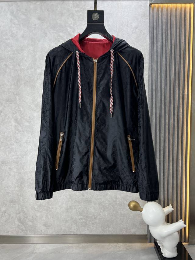 Gucci 古奇 官网同款，提前发售 2024Ss开春新款男士夹克外套，原单三标齐全高端版本 专柜定制面料 透气舒适度高，细节无可挑剔，品牌 素设计理念，体现高