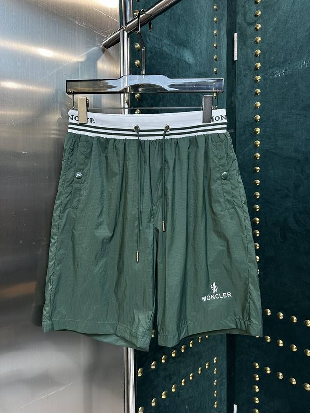 衣服 裤子 Mon蒙口短裤夏季新款字母速干短裤 颜色：黑 绿 码数：48-56