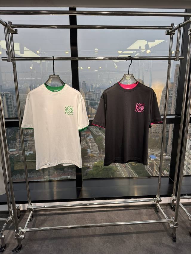 M-3Xl。 24夏季新品发布，罗意威微扩版t恤出货，假两件设计撞色领口及袖口，面料采用进口云朵棉，上身超级舒适