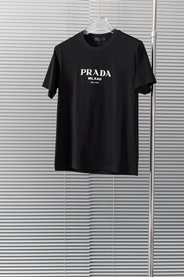 New# Prada 普拉达 2024Ss圆领短袖t恤#客供进口220克100%棉面料，以天然植物纤维提炼出来，手感柔软，穿着舒适，完全不易有刺激皮肤，这样的面