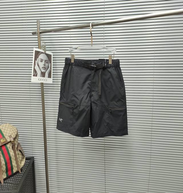 Arc Teryx 始祖鸟 Rampart Shorts系列户外 休闲通勤 机能工装短裤 男女同款 不怕衣服贵，就怕买不好 一分价钱一分货的道理都懂，到手便知