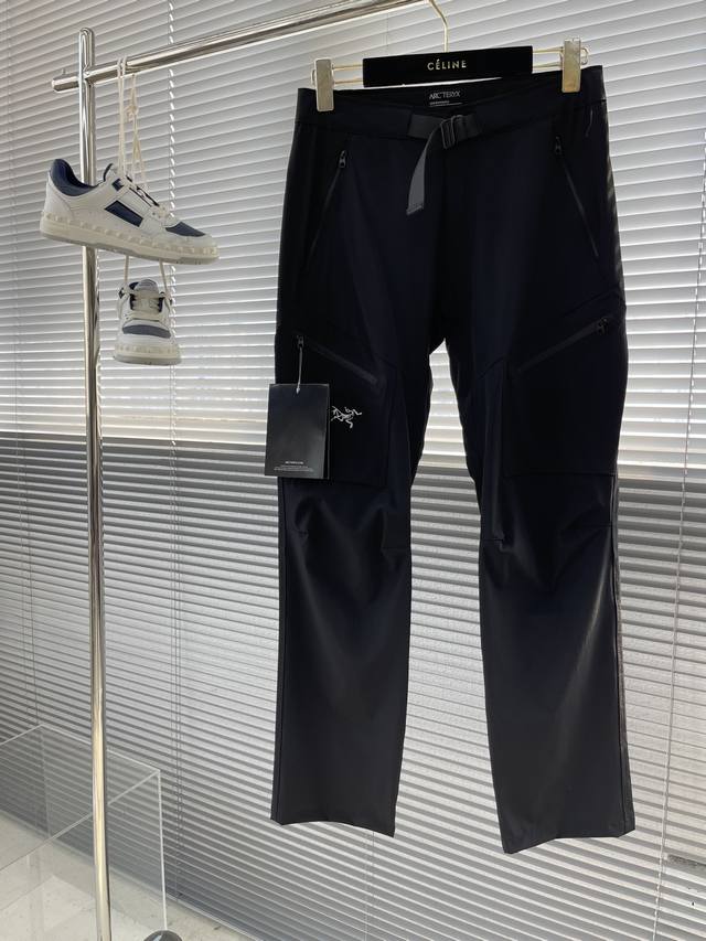 鸟家 男士户外轻薄透气弹力速干裤 Palisade功能裤子采用轻薄耐磨的terratex面料，设计活动自如，适合野外远足徒步穿着。Terratex是一款耐磨而舒