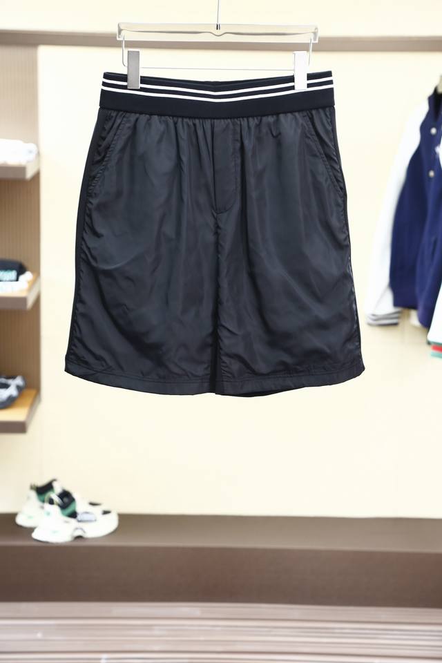Prada普拉达-高定版超级火爆款式鼓掌]2024春夏最新款短裤。顶级品质，原版定制原版双聚酯纤维面料，超薄透气干爽。品牌简约大方得体，颜色：码数:M-3Xl，
