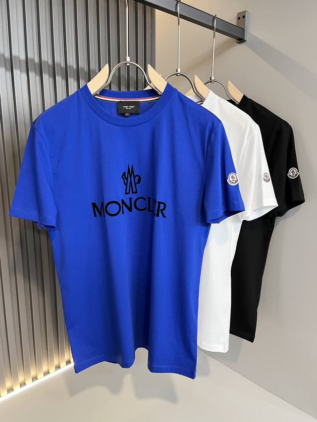 Moncler蒙家 2024春夏男女同款情侣款最新的贸易订单短袖t恤，全品相！！网红款！采用logo图案压胶印花设计！上身舒适透气，不僵硬，整体有着丰富的立体感