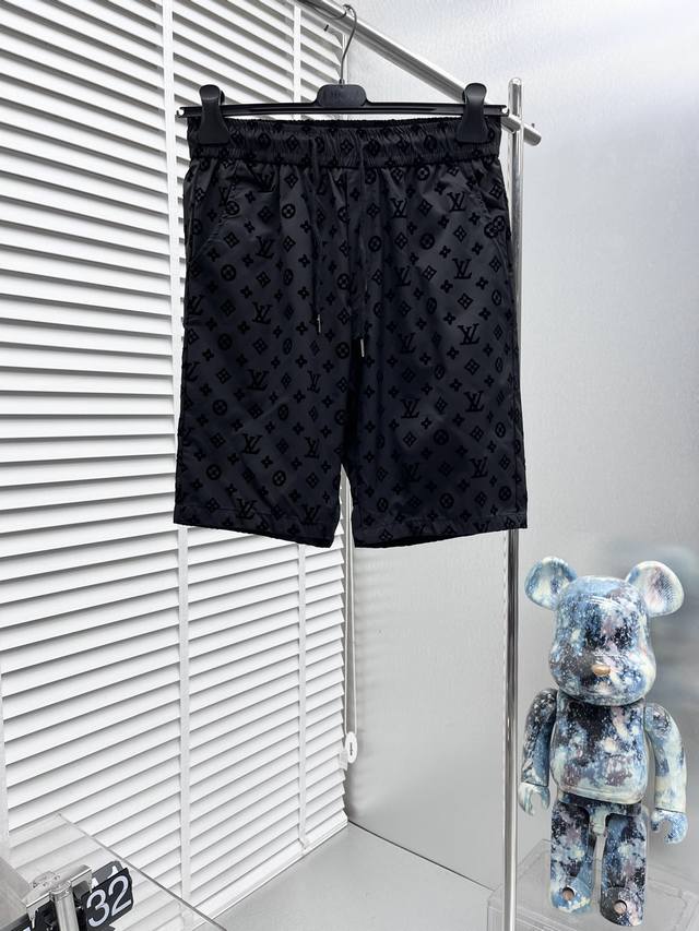 Lv* 24Ss春夏新款短裤，品牌全新推出发售，选用进口原单面料，高端品质，精细做工，穿着休闲时尚、潮男必入单品 码数:M-3Xl