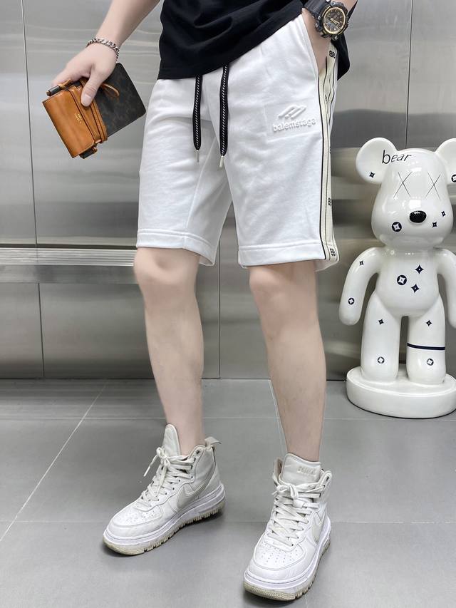 巴黎世家 新款休闲棉短裤 颜色：黑 白 灰 码数：M-4Xl