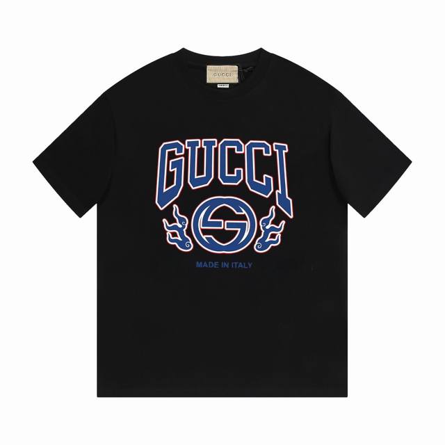 新款上架 Gucci24新款logo印花短袖t恤， 简约时尚精致，定织定染，纯棉面料，亲肤细腻柔软， 男女同款 颜色：黑、杏 尺码：Xssml