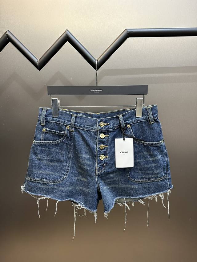 Celine 赛琳 牛仔短裤 Size：S M L