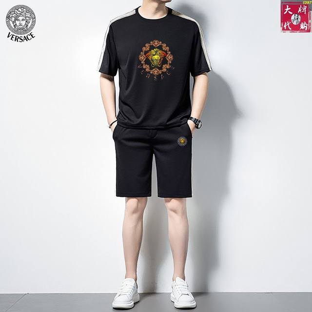 Versace 范思哲 夏季新款短裤套装！丝光面料！独家首发新品 ，官网同步米兰走秀款 实物拍摄顶级好货标准码数！最新顶尖官网原单，全新体验 专柜面料立体剪裁